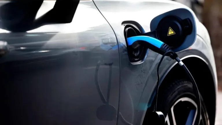 Myths About Electric Vehicles – Debunked
