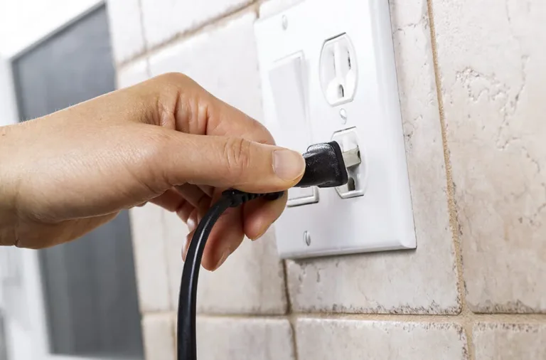 5 Electrical Problems To Watch Out For At Home